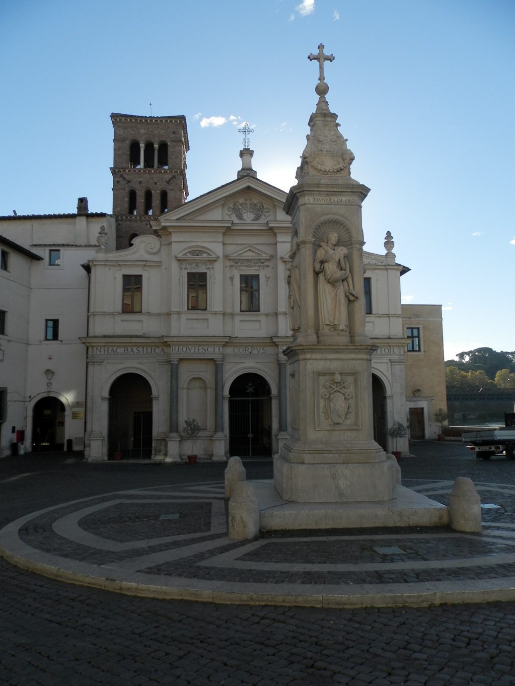 San%20Bartolomeo%20all%27isola_Basilica_8.JPG